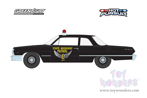 Greenlight - Hot Pursuit Series 43 | Chevrolet&reg; Biscayne "Ohio State Highway Patrol" (1963, 1/64 scale diecast model car, Black) 43010A/48