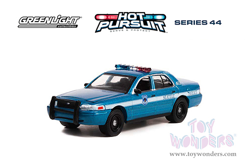 Greenlight - Hot Pursuit Series 44 | Ford Crown Victoria Police Interceptor "Seattle Police, Seattle Washington" (2001, 1/64 scale diecast model car, Light Blue/White stripe) 43020D/48