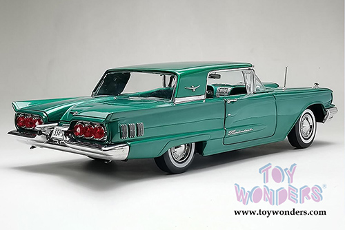 Sun Star USA - Ford Thunderbird Hardtop (1960, 1/18 scale diecast model car, Briarcliffe Green) 4309