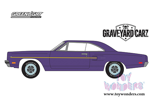 Greenlight - Hollywood Series 20 | Plymouth Road Runner Graveyard Carz (1970, 1/64 scale diecast model car, Purple) 44800D/48