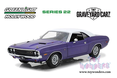 Greenlight - Hollywood Series 22 | Graveyard Carz Dodge Challenger R/T Hard Top (1970, 1/64 scale diecast model car, Purple/White) 44820F/48