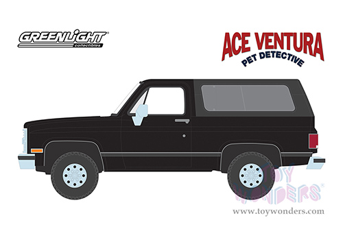 Greenlight - Hollywood Series 28 | Ace Ventura: Pet Detective Chevrolet&reg; Blazer (1989, 1/64 scale diecast model car, Black) 44880E/48