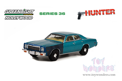 Greenlight - Hollywood Series 36 | Sergeant Rick Hunter's Plymouth Fury "Hunter" (1984-1991) TV Series (1977, 1/64 scale diecast model car, Blue Metallic) 44960B/48