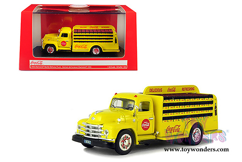 Motor City Coca-Cola - Diamond T Bottle Delivery Truck (1955, 1/50 scale diecast model car, Yellow) 450055