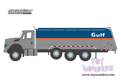 Greenlight - S.D. Trucks Series 4 | International WorkStar&reg; Tanker Truck Gulf Oil (2018, 1/64 scale diecast model car, Silver/Blue) 45040C/48