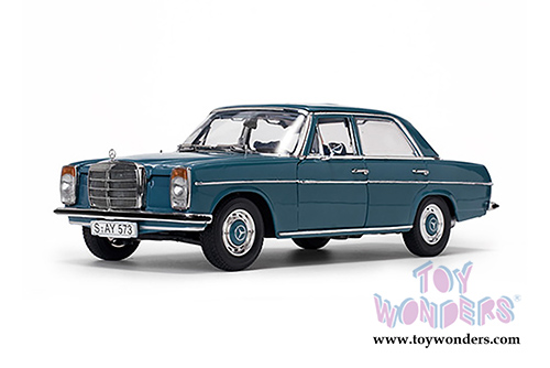 Sun Star Platinum - Mercedes-Benz Strich 8 Saloon (1968, 1/18 scale diecast model car, Light Blue) 4573