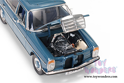 Sun Star Platinum - Mercedes-Benz Strich 8 Saloon (1968, 1/18 scale diecast model car, Light Blue) 4573