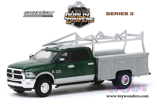 Greenlight - Dually Drivers Series 3 | Dodge Ram 3500 Laramie Dually Service Bed Truck with Ladder Rack (2018, 1/64 scale diecast model car, Green/Gray) 46030C/48