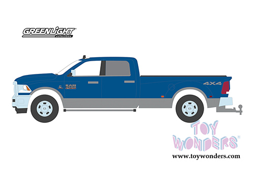 Greenlight - Dually Drivers Series 3 | Dodge Ram 3500 Big Horn Harvest Edition Dually Service Pickup Truck (2018, 1/64 scale diecast model car, Blue) 46030D/48