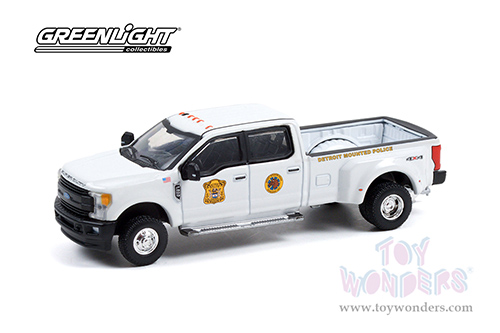 Greenlight - Dually Drivers Series 8 (1/64 scale diecast model car, Asstd.) 46080/48