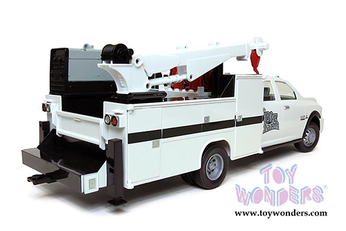 Tomy ERTL Big Farm - Ram 3500 Service Truck (1/16 scale sturdy plastic model car, White) 46488