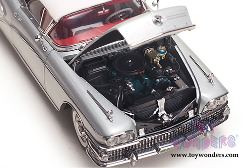 Sun Star Platinum - Buick&reg; Limited Closed Convertible (1958 1/18 scale diecast model car, Silver Mist) 4816
