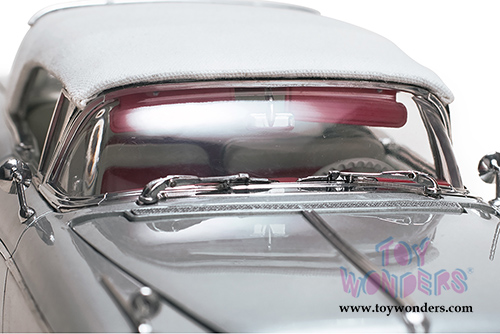 Sun Star Platinum - Buick&reg; Limited Closed Convertible (1958 1/18 scale diecast model car, Silver Mist) 4816