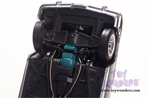 Sun Star Platinum - Buick&reg; Limited Closed Convertible (1958 1/18 scale diecast model car, Silver Mist) 4816