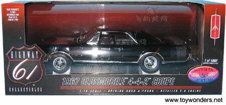Highway 61 - Oldsmobile 4-4-2 Convertible (1967, 1:18, Black)