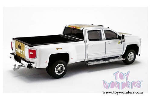 Greenlight/ACME - Hurst Performance | 2018 Chevrolet&reg; 3500 Dually Pick-Up Truck with 2018 Chevrolet&reg; Camaro&reg; SS and HD Trailer (1/64 scale diecast model car, Gold/White) 51323