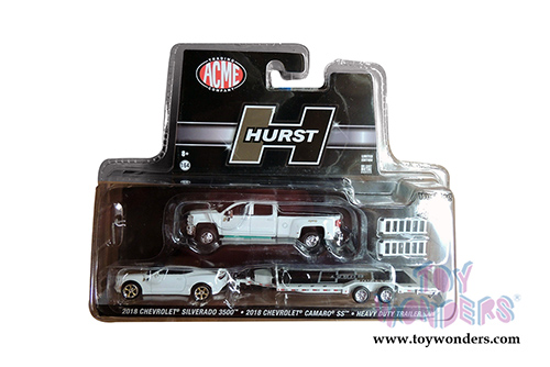 Greenlight/ACME - Hurst Performance | 2018 Chevrolet&reg; 3500 Dually Pick-Up Truck with 2018 Chevrolet&reg; Camaro&reg; SS and HD Trailer (1/64 scale diecast model car, Gold/White) 51323