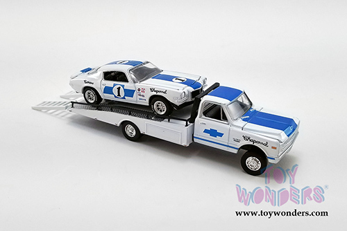 Greenlight/ACME - 1967 Chevrolet&reg; C-30 Ramp Truck with 1970 Chevrolet&reg; Trans Am Camaro&reg; #1 (1/64 scale diecast model car, White/Blue) 51344