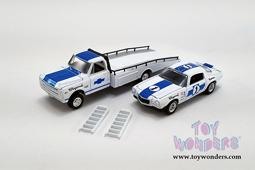 Greenlight/ACME - 1967 Chevrolet&reg; C-30 Ramp Truck with 1970 Chevrolet&reg; Trans Am Camaro&reg; #1 (1/64 scale diecast model car, White/Blue) 51344