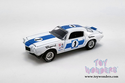 Greenlight/ACME - 1967 Chevrolet&reg; C-30 Ramp Truck with 1970 Chevrolet&reg; Trans Am Camaro&reg; #1 (1/64 scale diecast model car, White/Blue) 51344