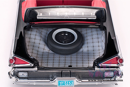 Sun Star Platinum - Mercury Park Lane Open Convertible (1959, 1/18 scale diecast model car, Black) 5153