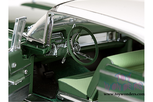 Sun Star Platinum - Mercury Park Lane Hardtop (1959, 1/18 scale diecast model car, Marble White/Sherwood Green) 5164