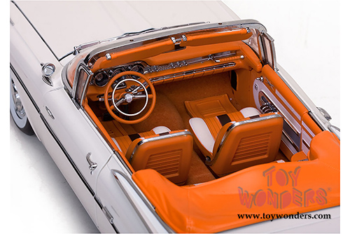 Sun Star Platinum - Pontiac Bonneville Open Convertible (1959, 1/18 scale diecast model car, Cameo Ivory) 5184