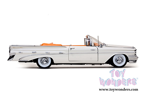 Sun Star Platinum - Pontiac Bonneville Open Convertible (1959, 1/18 scale diecast model car, Cameo Ivory) 5184