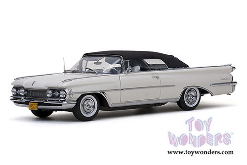 Sun Star Platinum - Oldsmobile "98" Closed Convertible (1959, 1/18 scale diecast model car, Black/Polaris White) 5233
