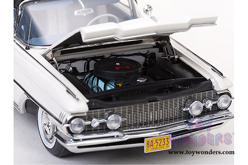 Sun Star Platinum - Oldsmobile "98" Closed Convertible (1959, 1/18 scale diecast model car, Black/Polaris White) 5233