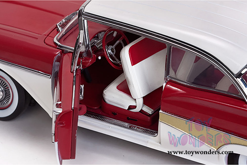 Sun Star Platinum - Ford Fairlane 500 Hard Top (1958, 1/18 scale diecast model car, Colonial White/Torch Red) 5274