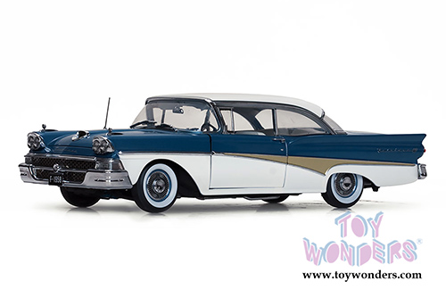 Sun Star Platinum - Ford Fairlane "Around The World" Hard Top (1958, 1/18 scale diecast model car, Colonial White/Silverstone Blue) 5283