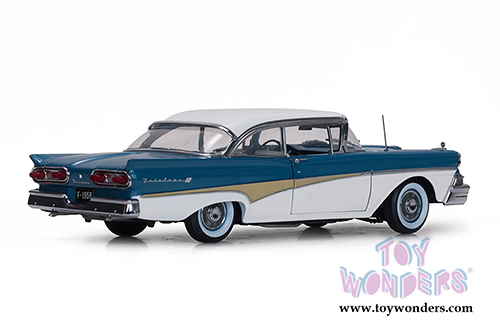 Sun Star Platinum - Ford Fairlane "Around The World" Hard Top (1958, 1/18 scale diecast model car, Colonial White/Silverstone Blue) 5283