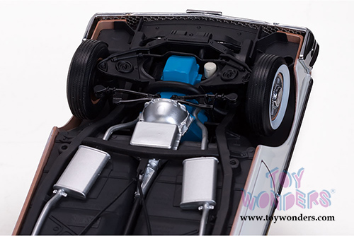 Sun Star Platinum - Ford Fairlane 500 Hardtop (1958, 1/18 scale diecast model car, White/Palomino Tan) 5284