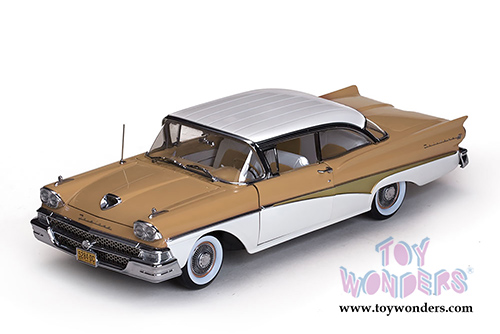 Sun Star Platinum - Ford Fairlane 500 Hardtop (1958, 1/18 scale diecast model car, White/Palomino Tan) 5284