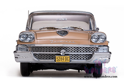Sun Star Platinum - Ford Fairlane 500 Hardtop (1958, 1/18 scale diecast model car, White/Palomino Tan) 5284