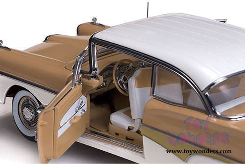 Sun Star Platinum - Ford Fairlane 500 Hardtop (1958, 1/18 scale diecast model car, White/Palomino Tan) 5284