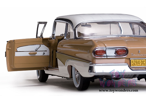 Sun Star Platinum - Ford Fairlane 500 Hardtop (1958, 1/18 scale diecast model car, White/Palomino Tan) 5284
