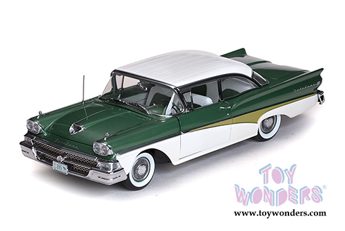 Sun Star Platinum - Ford Fairlane 500 Hardtop (1958, 1/18 scale diecast model car, White/Silverstone Green) 5285