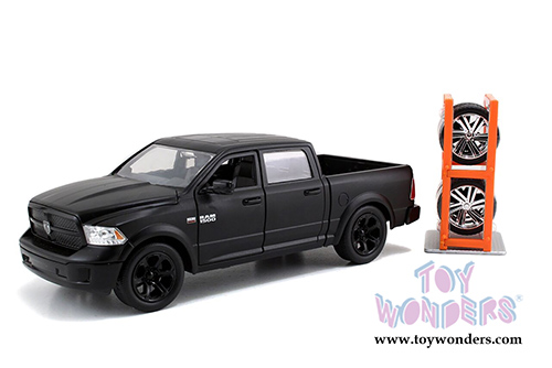 Jada Toys Just Trucks - Assorted Pack Wave 12 (1952, 2007, 2014, 1/24 scale diecast model car, Asstd.) 54027/W12