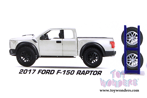 Jada Toys Just Trucks - Assorted Pack Wave 19 (1973, 1992, 2014, 2017, 1/24 scale diecast model car, Asstd.) 54027/W19