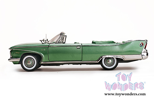 Sun Star Platinum - Plymouth Fury Open Convertible (1960, 1/18 scale diecast model car, Chrome Green) 5404
