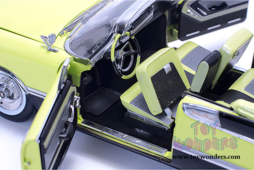 Sun Star Platinum - Dodge Custom Royal Lancer Open Convertible (1959, 1/18 scale diecast model car, Canary Diamond/Jet Black) 5473