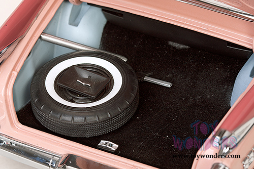 Sun Star Platinum - Dodge Custom Royal Lancer Hardtop (1959, 1/18 scale diecast model car, Rose Quartz/ Coral) 5481