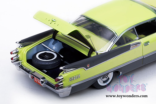 Sun Star Platinum - Dodge Custom Royal Lancer Hard Top (1959, 1/18 scale diecast model car, Canary Diamond/Pewter Poly) 5482