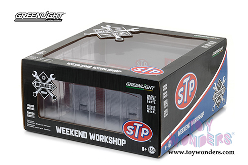 Greenlight Diorama - Mechanic's Corner Series 1 | Weekend Workshop STP (1/64 scale diecast/plastic model, Red/Light Gray) 57011