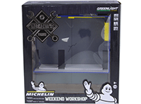 Show product details for Kinsmart - BMW X6 Hard Top (1/38 scale diecast model car, Asstd.) 5336D