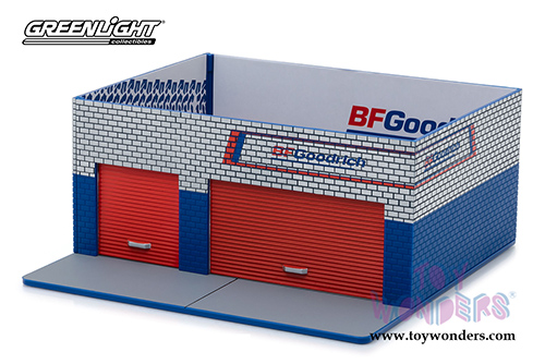 Greenlight Diorama - Mechanic's Corner | Weekend Workshop BFGoodrich Tires (1/64 scale diecast/plastic model, Orange/Blue) 57043
