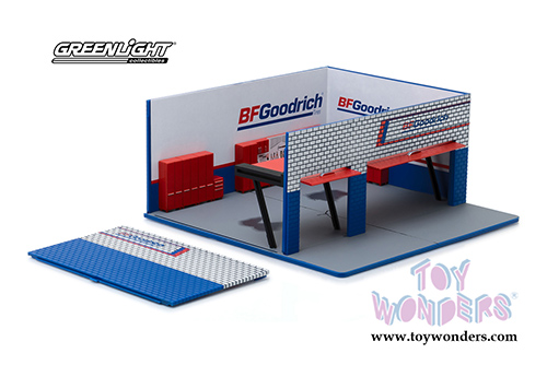 Greenlight Diorama - Mechanic's Corner | Weekend Workshop BFGoodrich Tires (1/64 scale diecast/plastic model, Orange/Blue) 57043