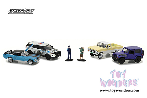 Greenlight Dioramas - Aspen, Colorado Ski Lodge (1/64 scale diecast/plastic model, Asstd.) 58044